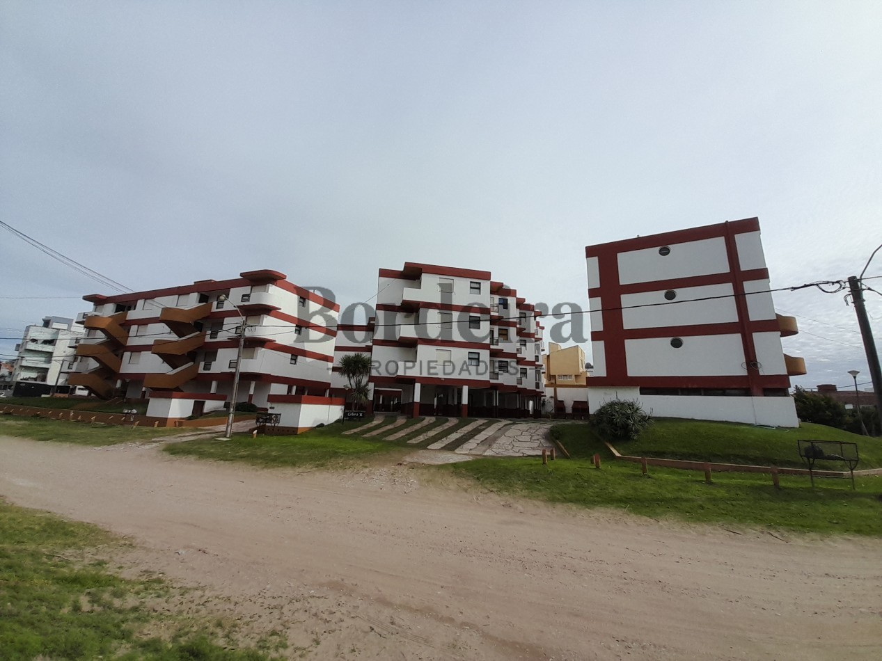 Venta Departamento Villa Gesell con cochera y baulera